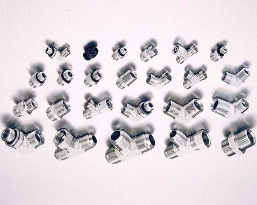 Ζυγισμένο φύλλο 1/2 ίντσες NPT Ss 304 σωλήνες Fittings Αναπροσαρμοστή συνδεδεμένο με ελαστικό σωλήνα